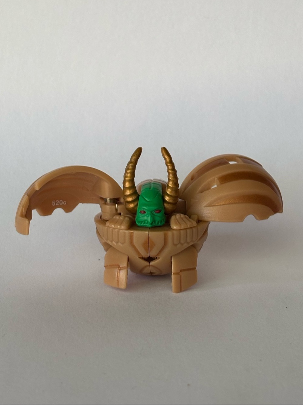 Bakugan Gargonoid 520g Tan Subterra B1 with the Muddy Ground Card